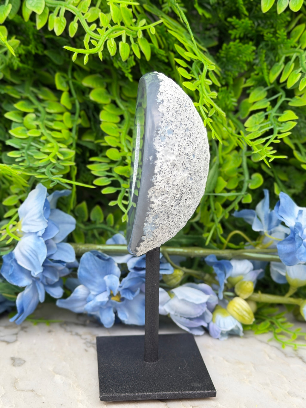 Agaat geode op standaard (374 gr/14 cm)