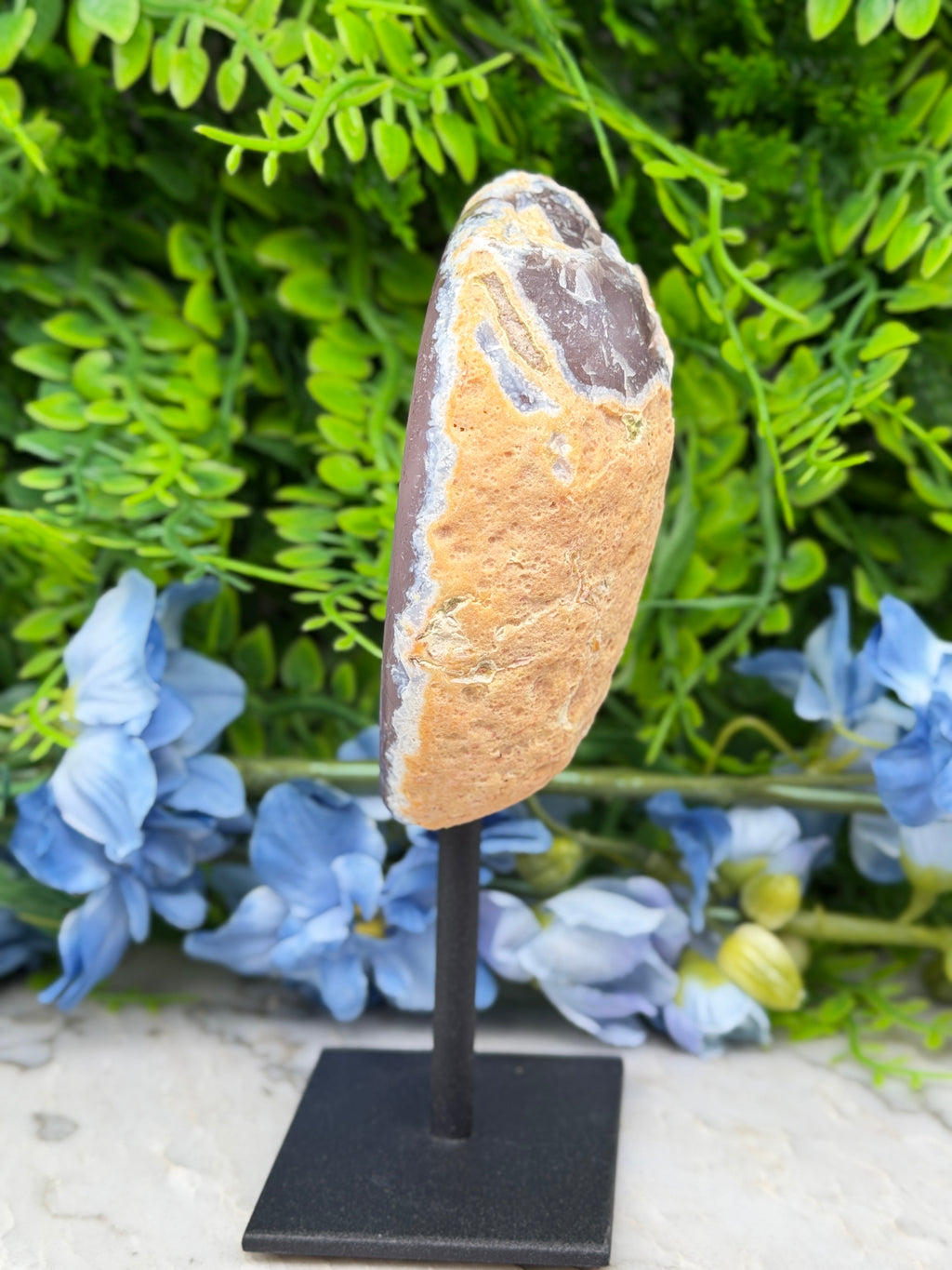 Agaat geode op standaard (398 gr/15 cm)