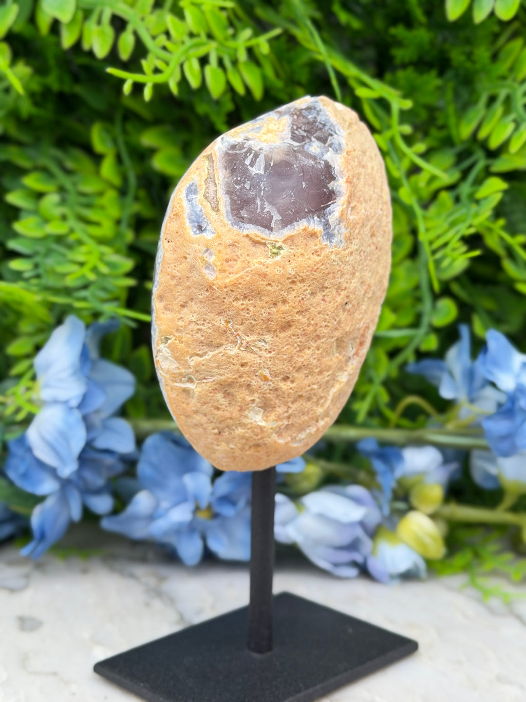 Agaat geode op standaard (398 gr/15 cm)