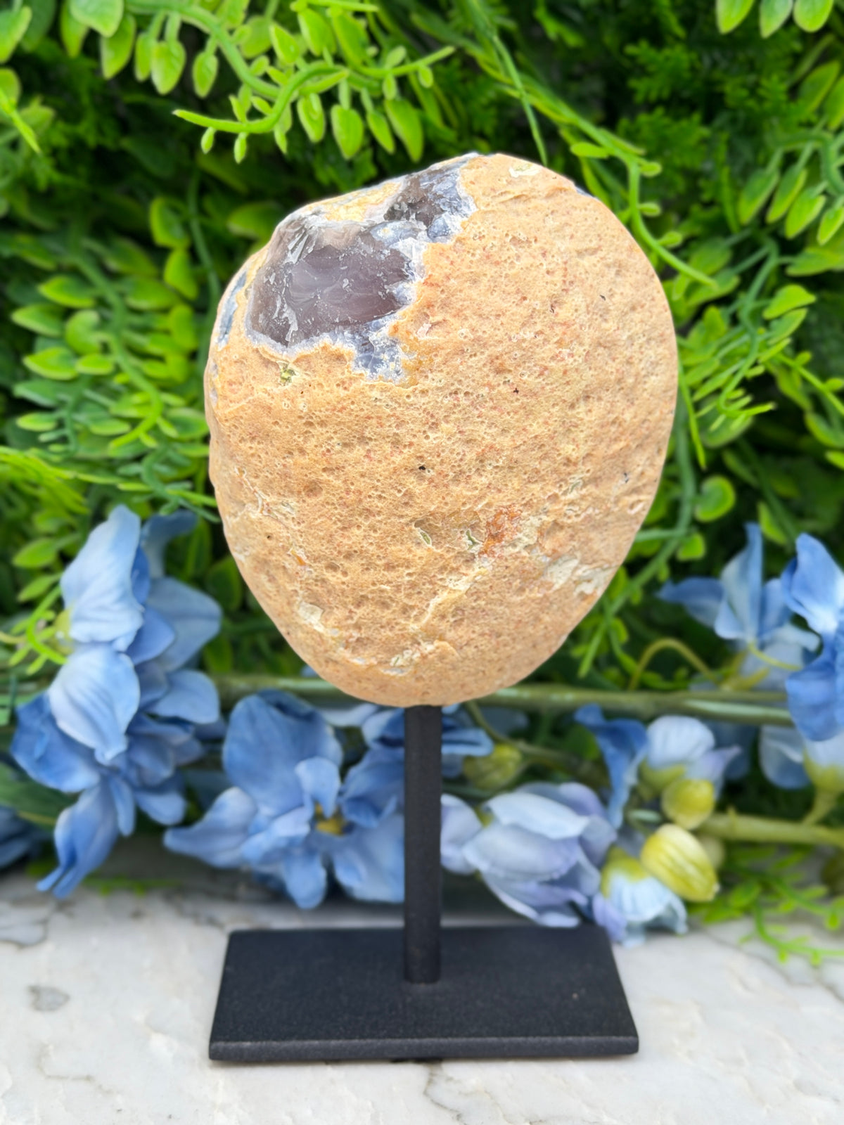Agaat geode op standaard (398 gr/15 cm)