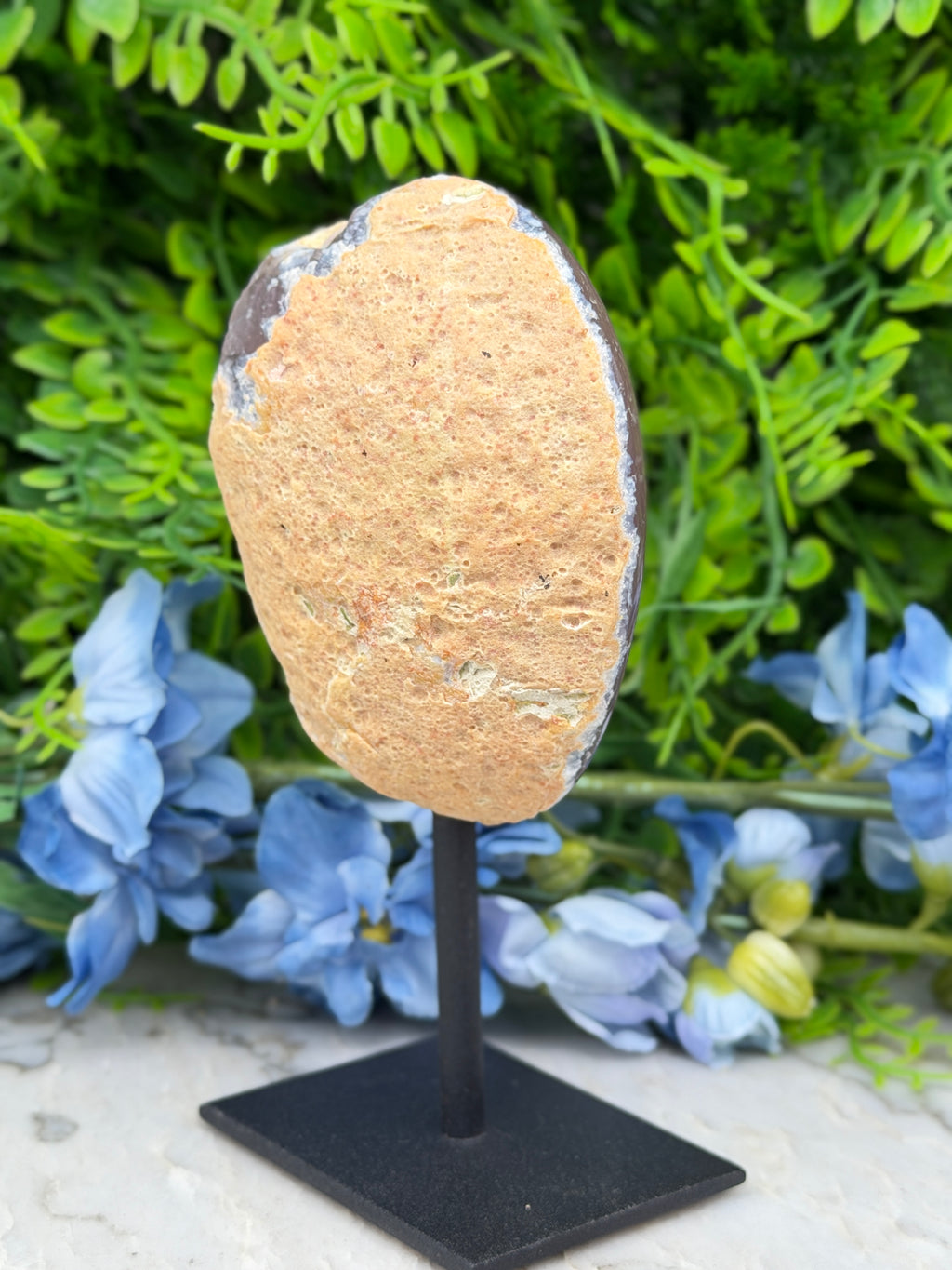 Agaat geode op standaard (398 gr/15 cm)