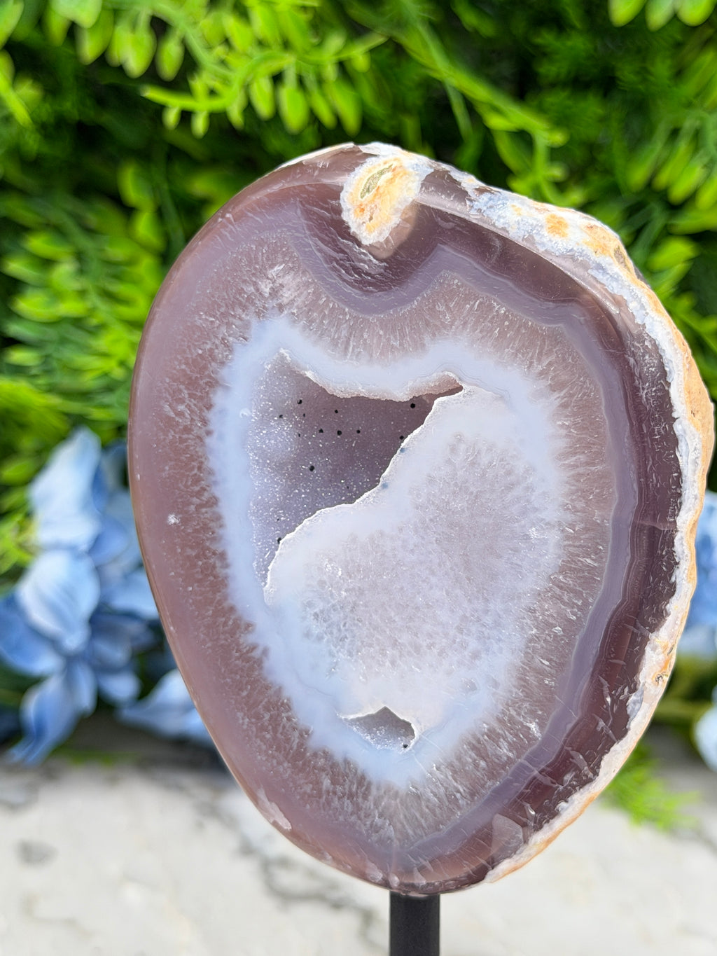 Agaat geode op standaard (398 gr/15 cm)