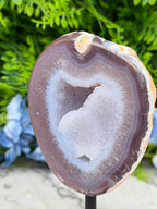 Agaat geode op standaard (398 gr/15 cm)