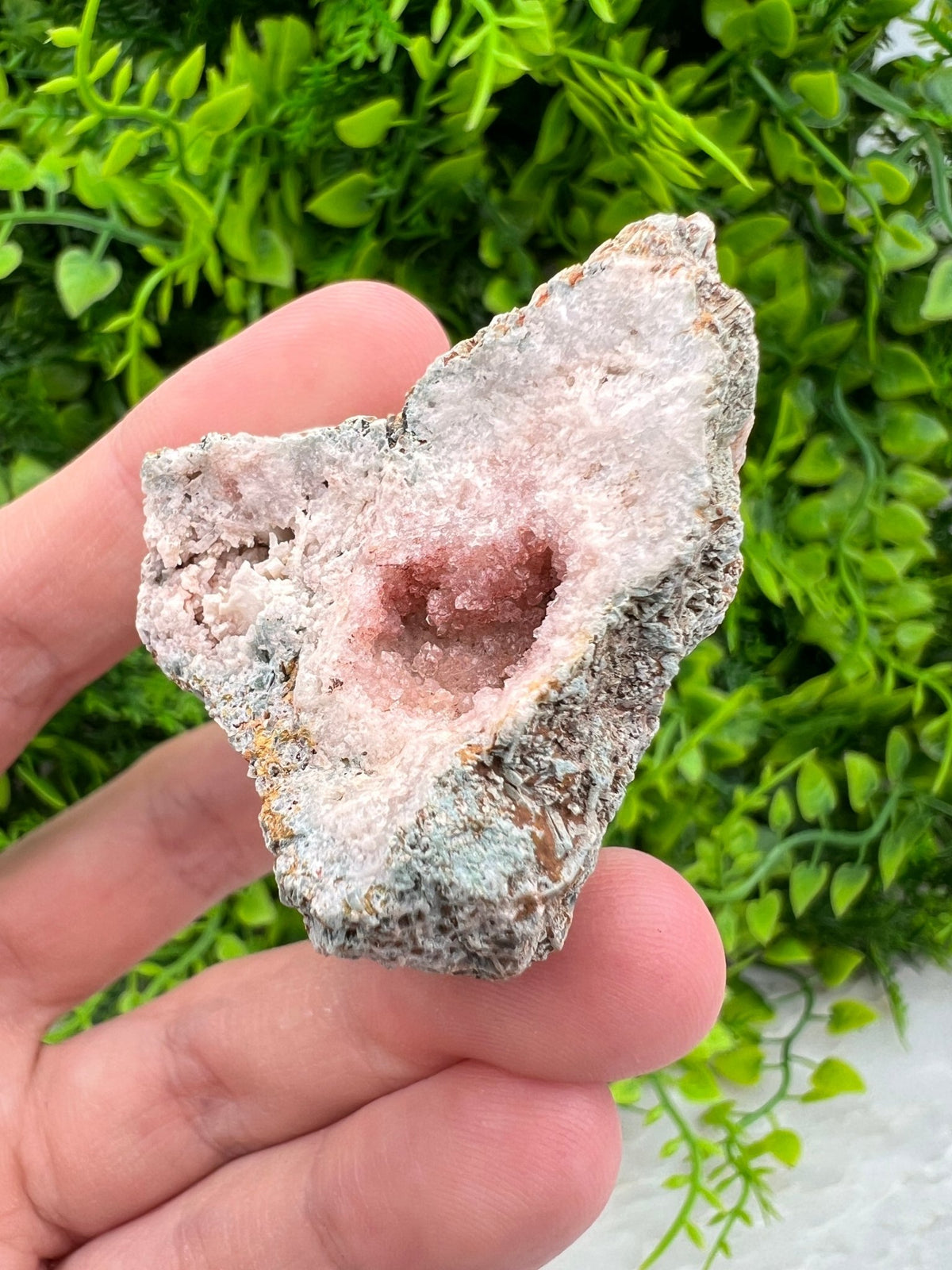 Roze Amethist ruw by KEY LIME STORE