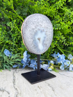 Halve Agaat op standaard (1280 gr/21 cm)