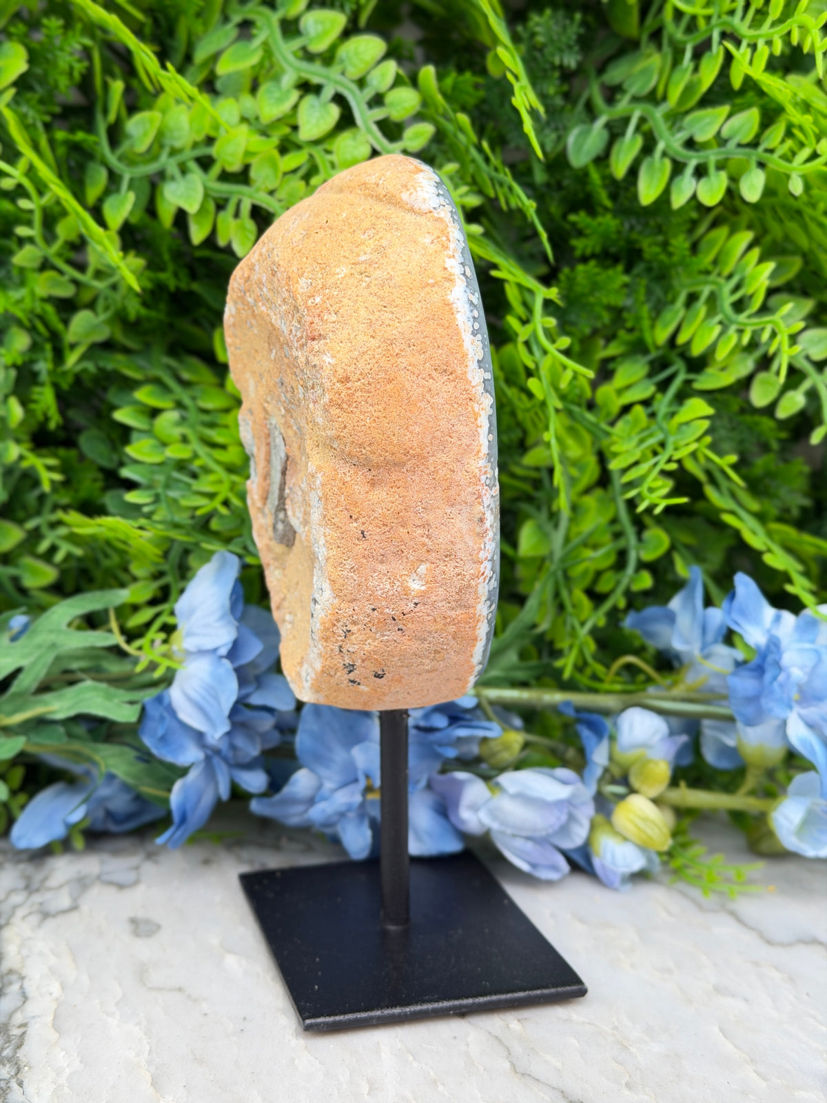 Halve Agaat op standaard (764 gr/17 cm)
