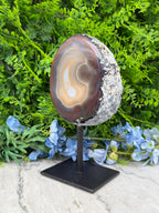 Halve Agaat op standaard (1522 gr/21 cm)