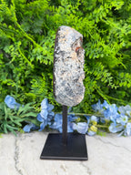 Halve Agaat op standaard (1522 gr/21 cm)
