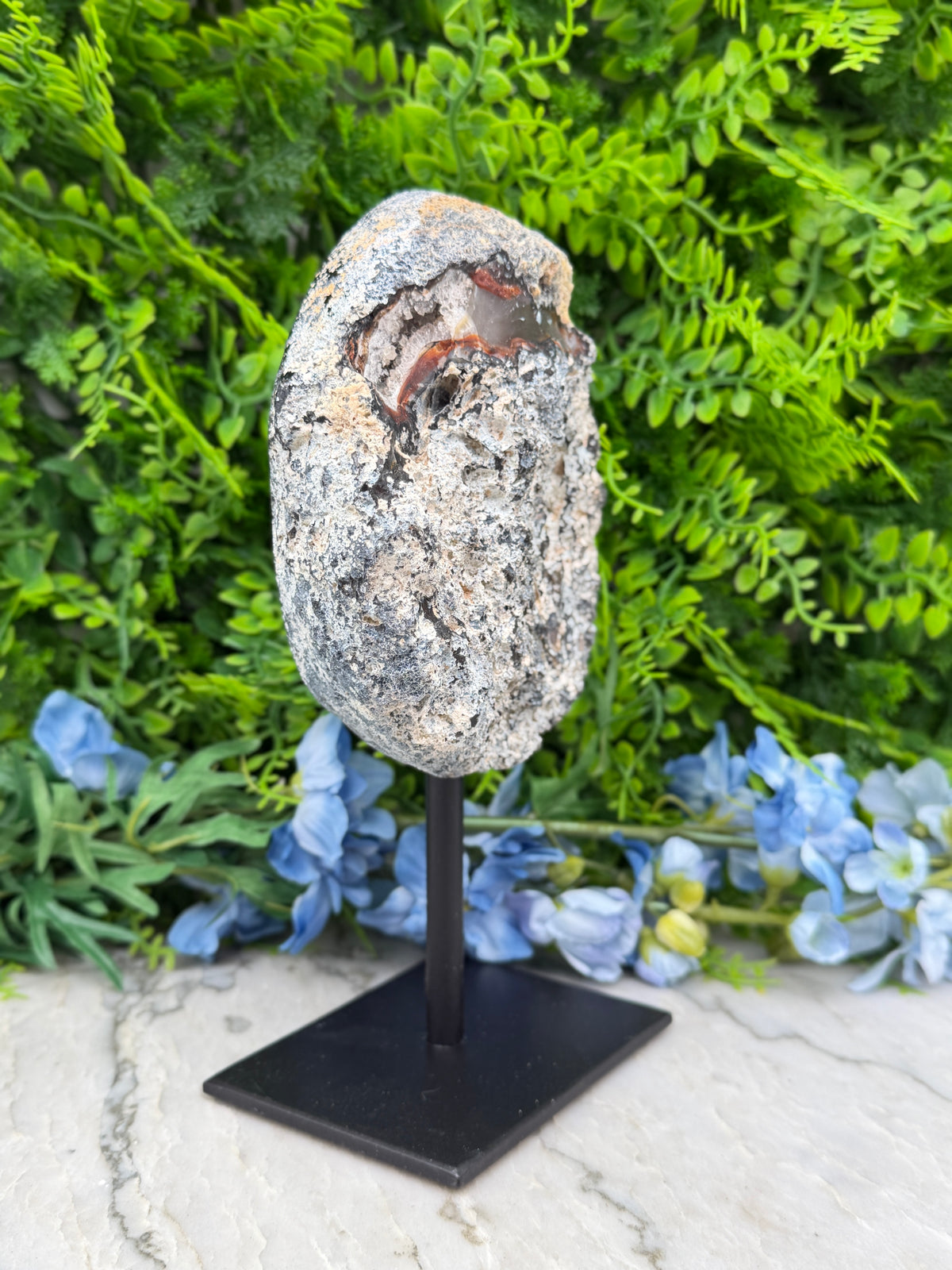 Halve Agaat op standaard (1522 gr/21 cm)