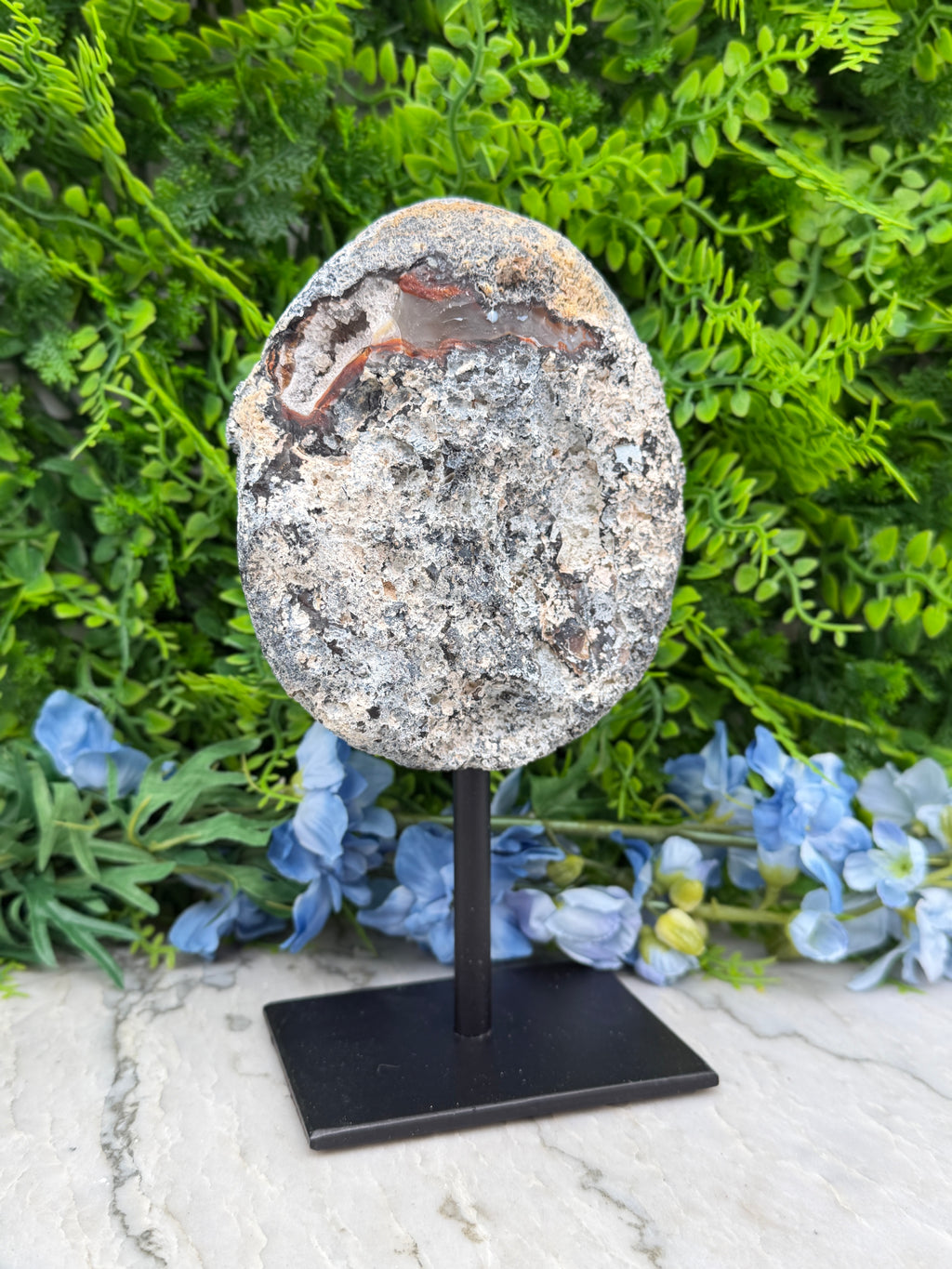 Halve Agaat op standaard (1522 gr/21 cm)