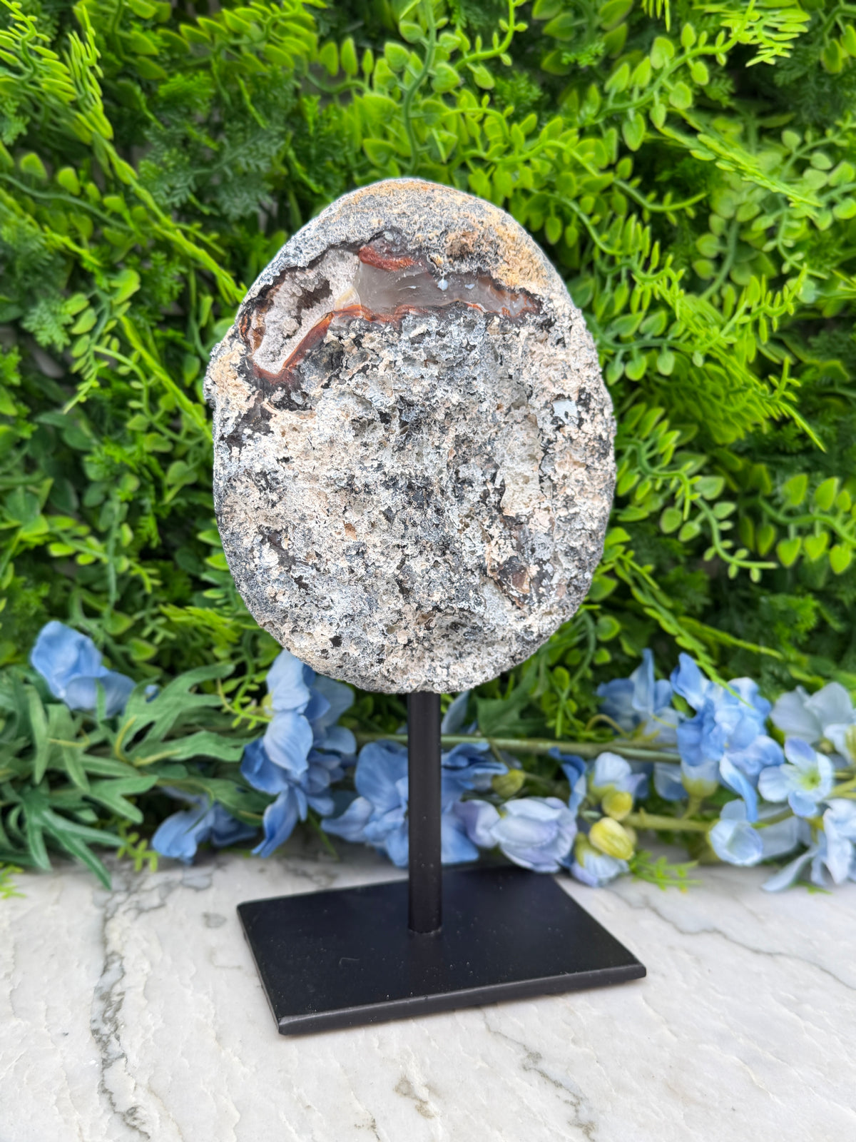 Halve Agaat op standaard (1522 gr/21 cm)