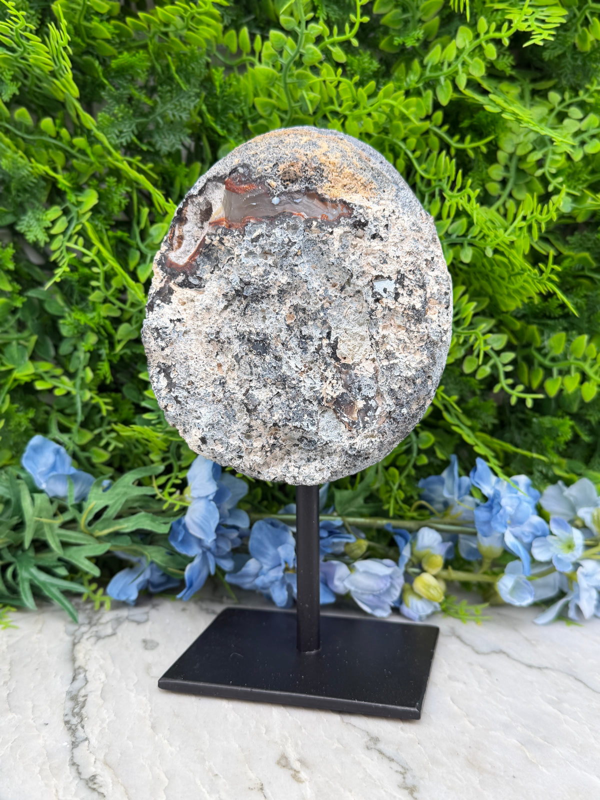 Halve Agaat op standaard (1522 gr/21 cm)