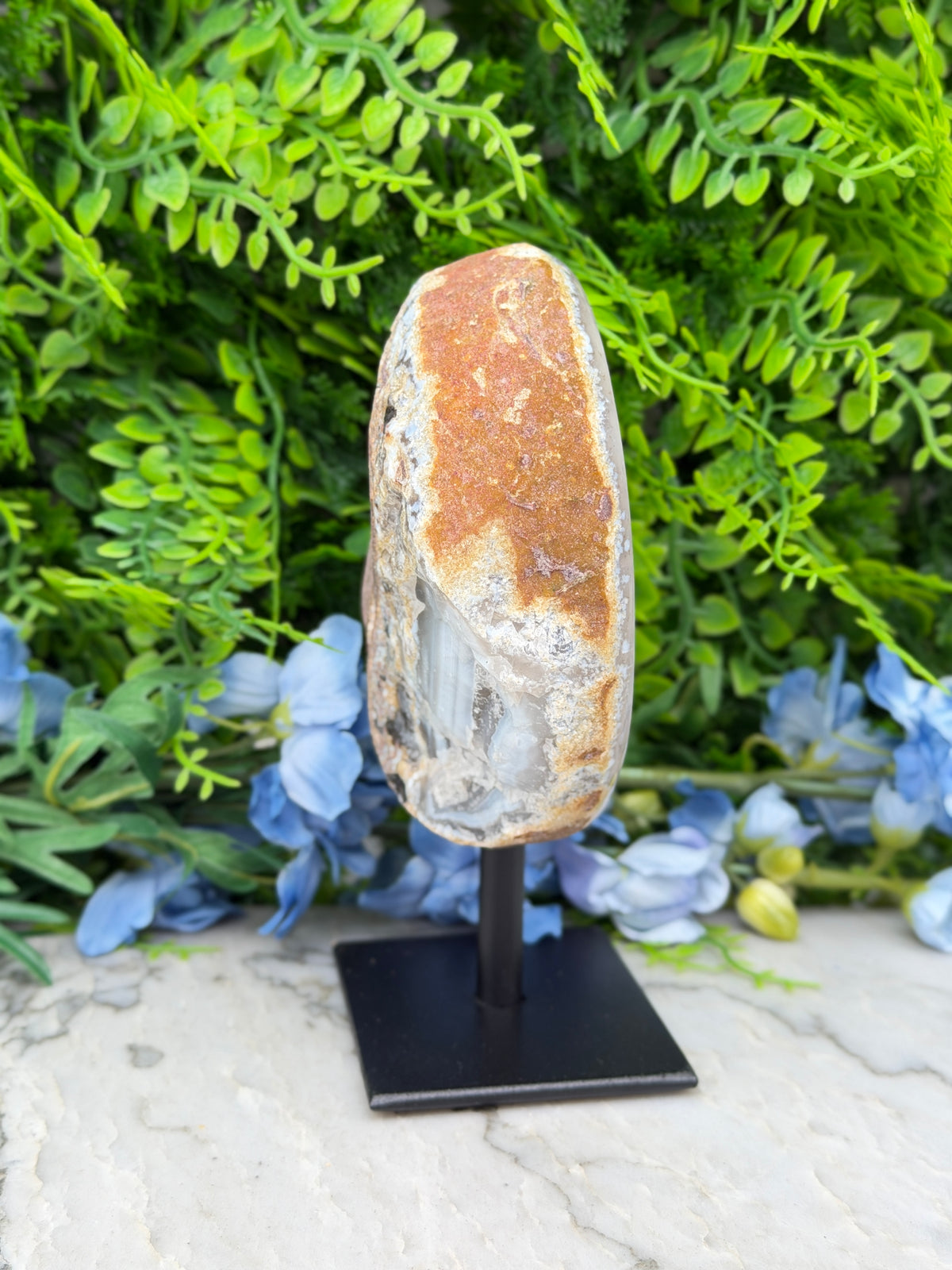 Halve Agaat op standaard (944 gr/16 cm)