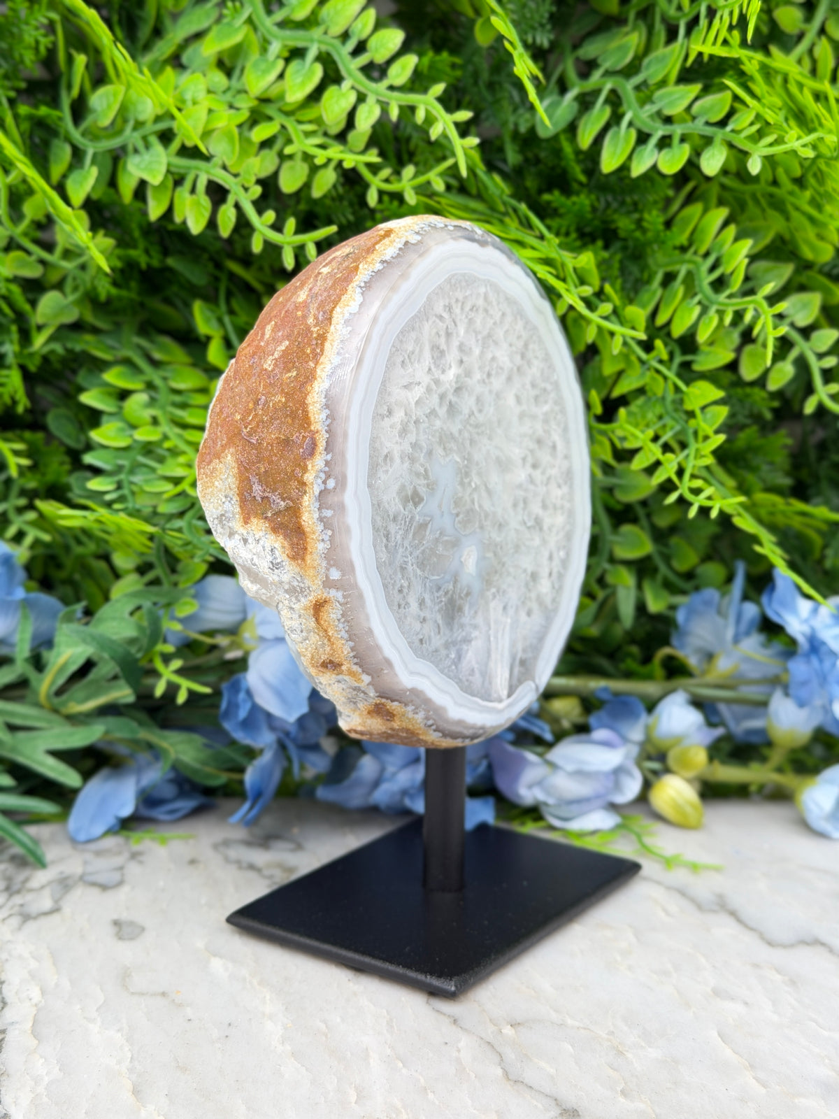 Halve Agaat op standaard (944 gr/16 cm)