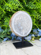 Halve Agaat op standaard (944 gr/16 cm)