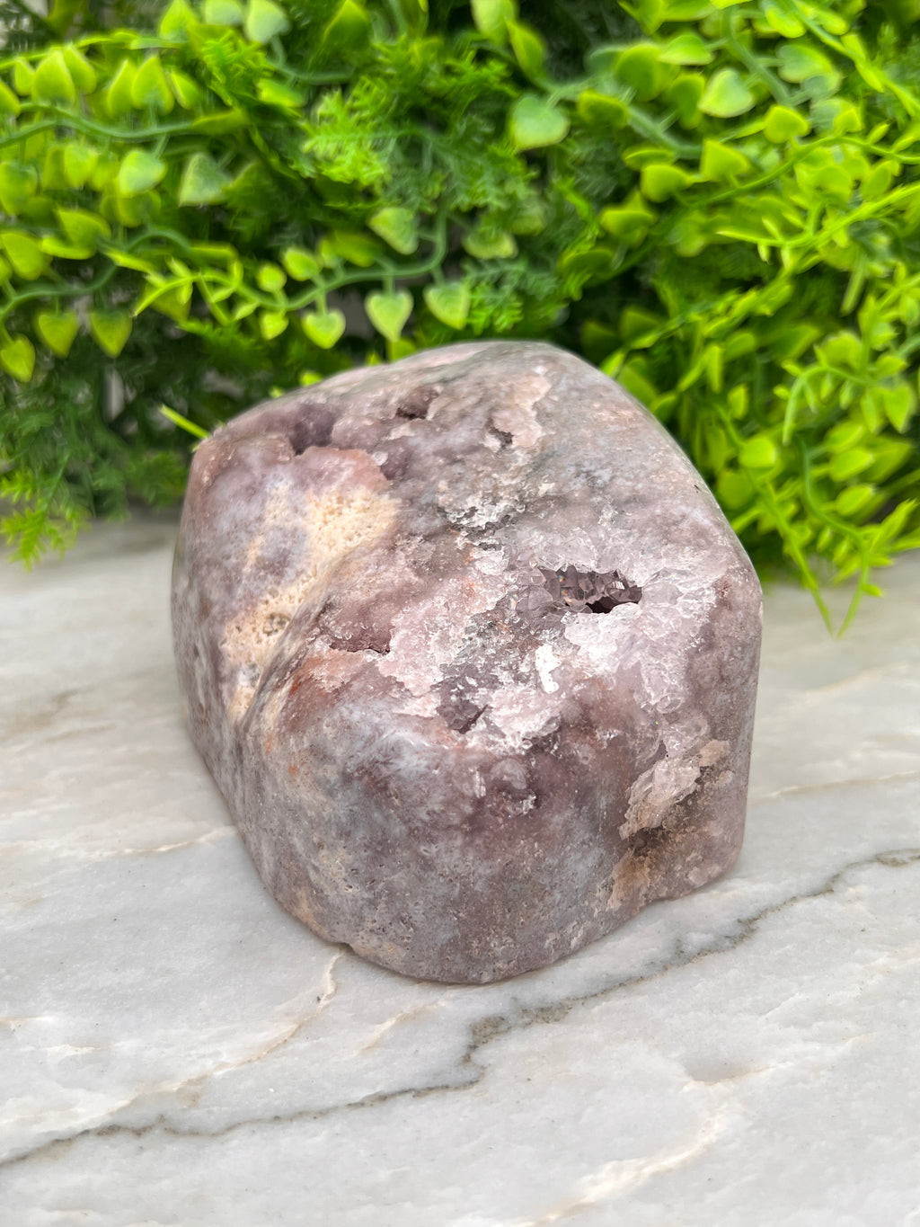 Roze amethist sculptuur