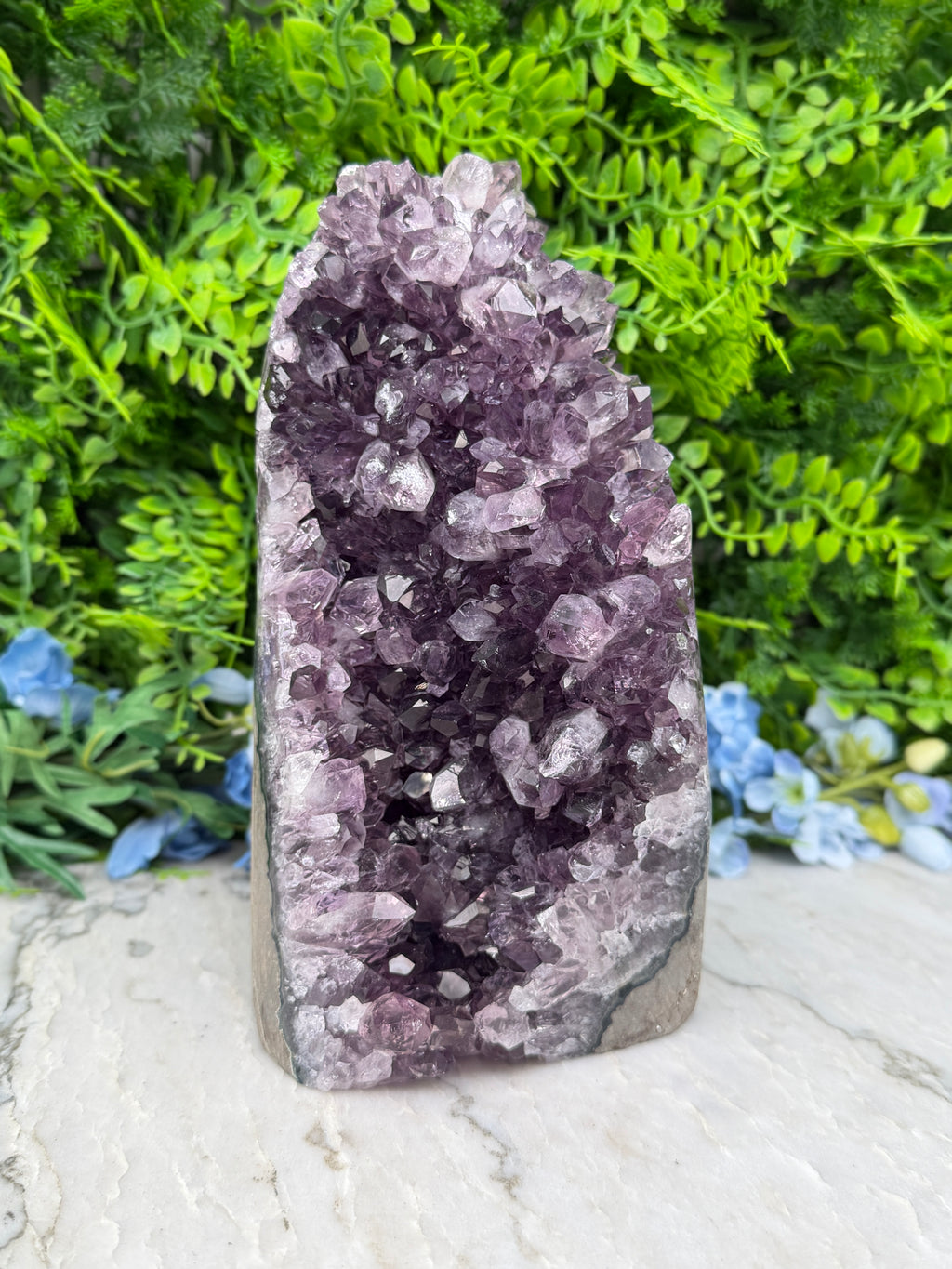 Amethist (Uruguay) cluster XL cut base (3432 gr/21 cm)