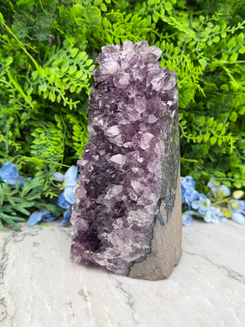 Amethist (Uruguay) cluster XL cut base (3432 gr/21 cm)