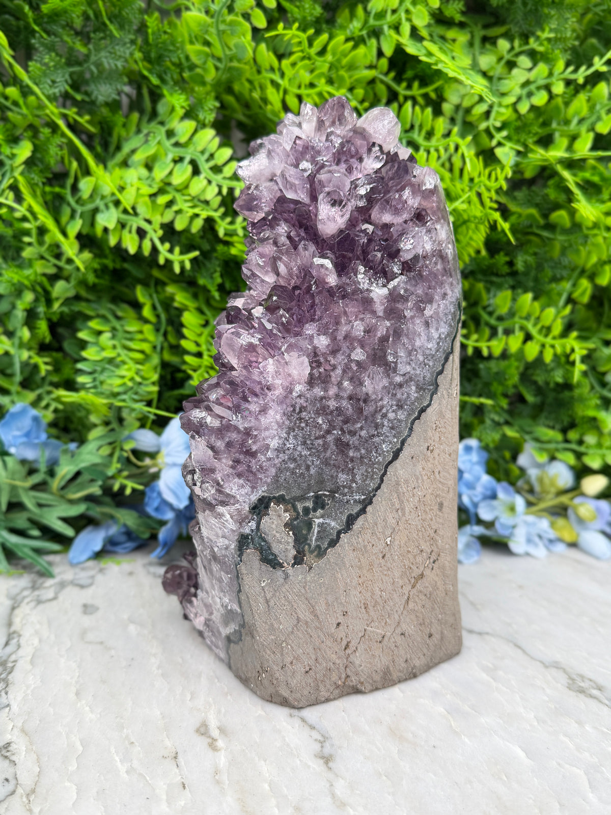 Amethist (Uruguay) cluster XL cut base (3432 gr/21 cm)