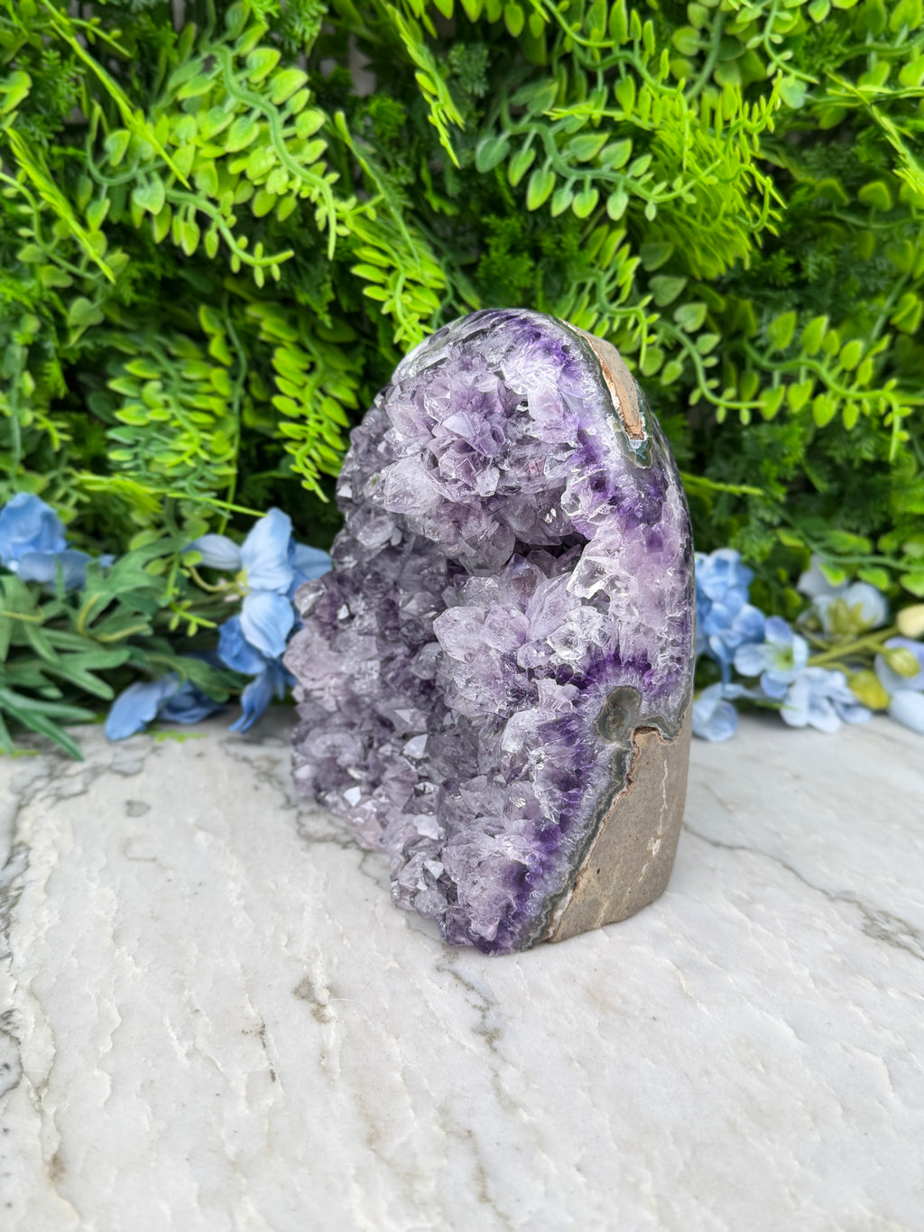 Amethist (Uruguay) cluster XL cut base (1786 gr/14 cm)