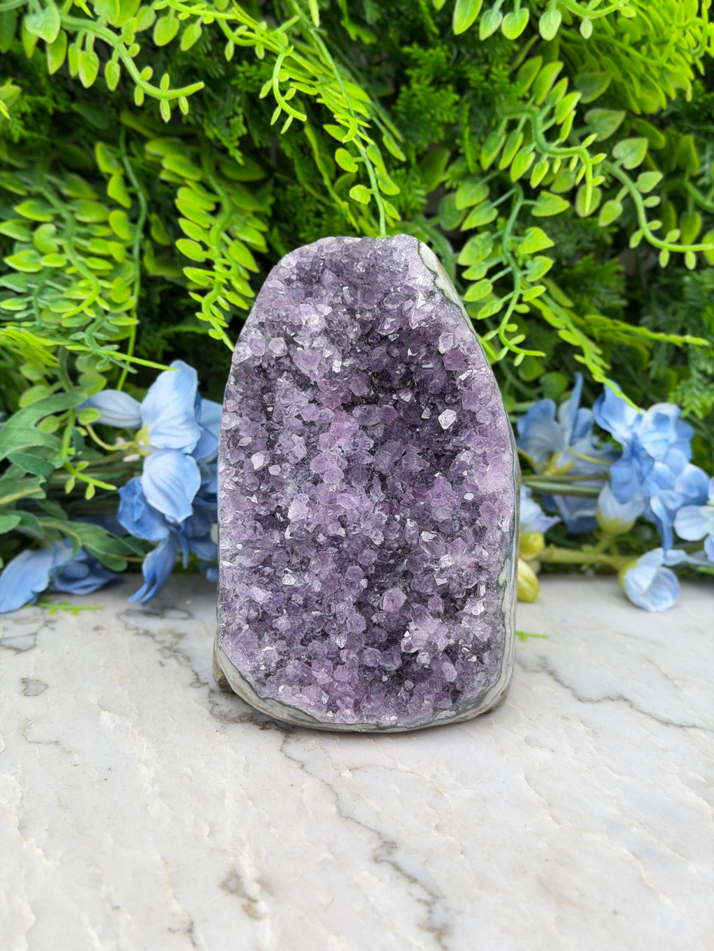 Amethyst (Uruguay) cluster-cut base (920 gr/12 cm)
