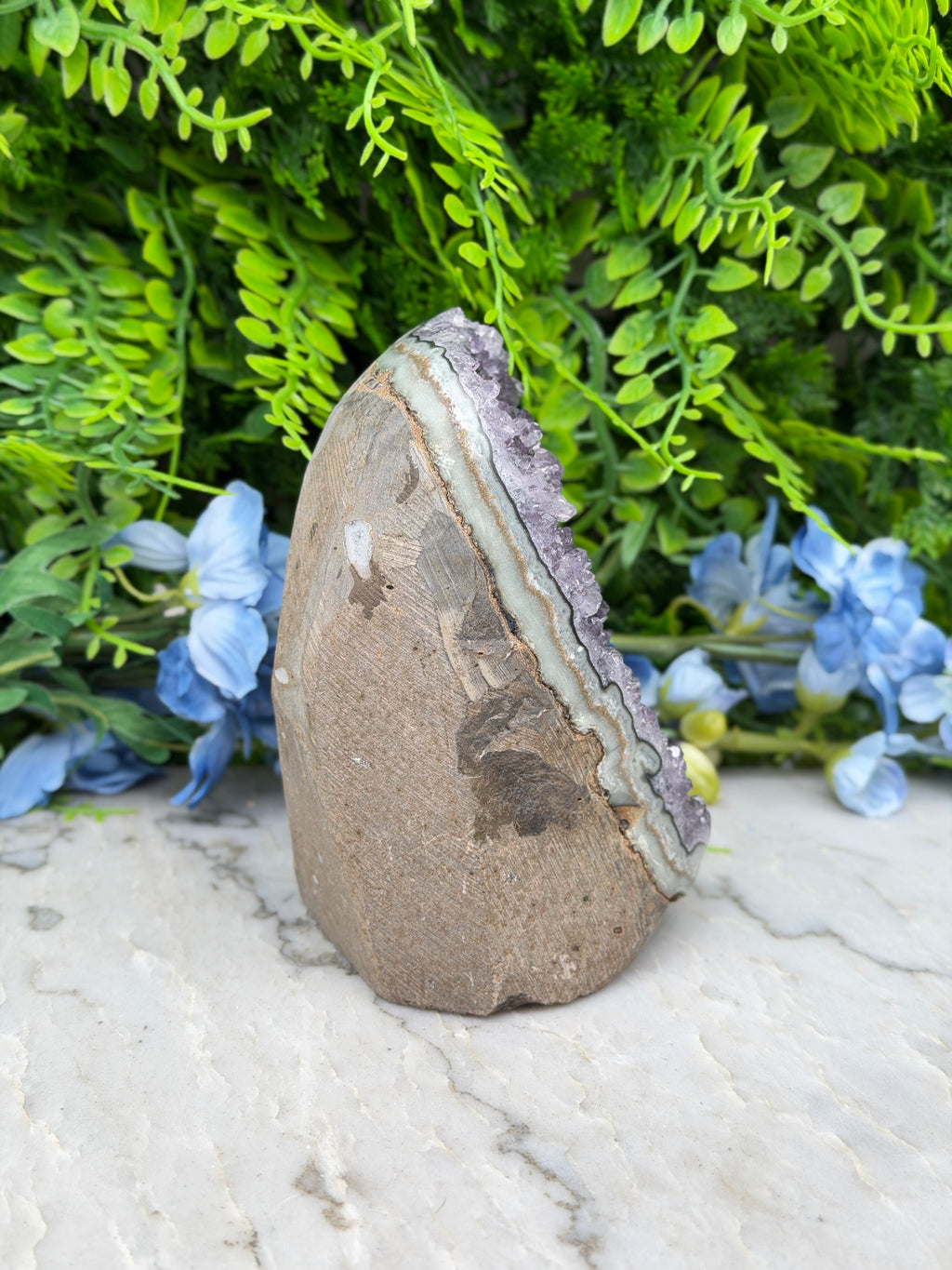 Amethyst (Uruguay) cluster-cut base (920 gr/12 cm)