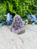 Amethist (Uruguay) cluster cut base (384 gr/8 cm)