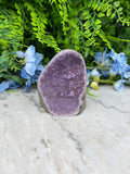 Amethyst (Uruguay) cluster-cut base (410 g/8 cm)