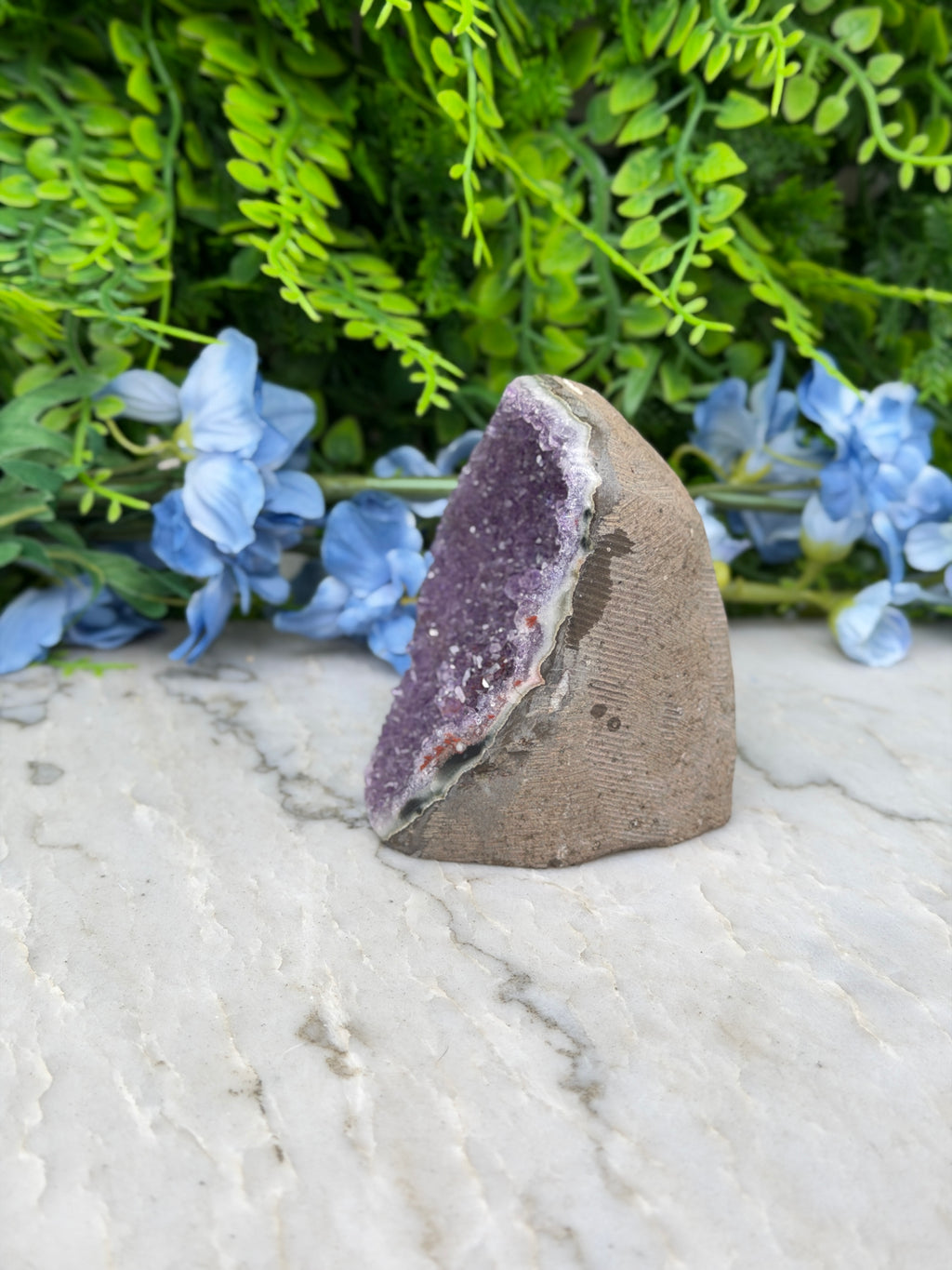 Amethyst (Uruguay) cluster-cut base (410 g/8 cm)
