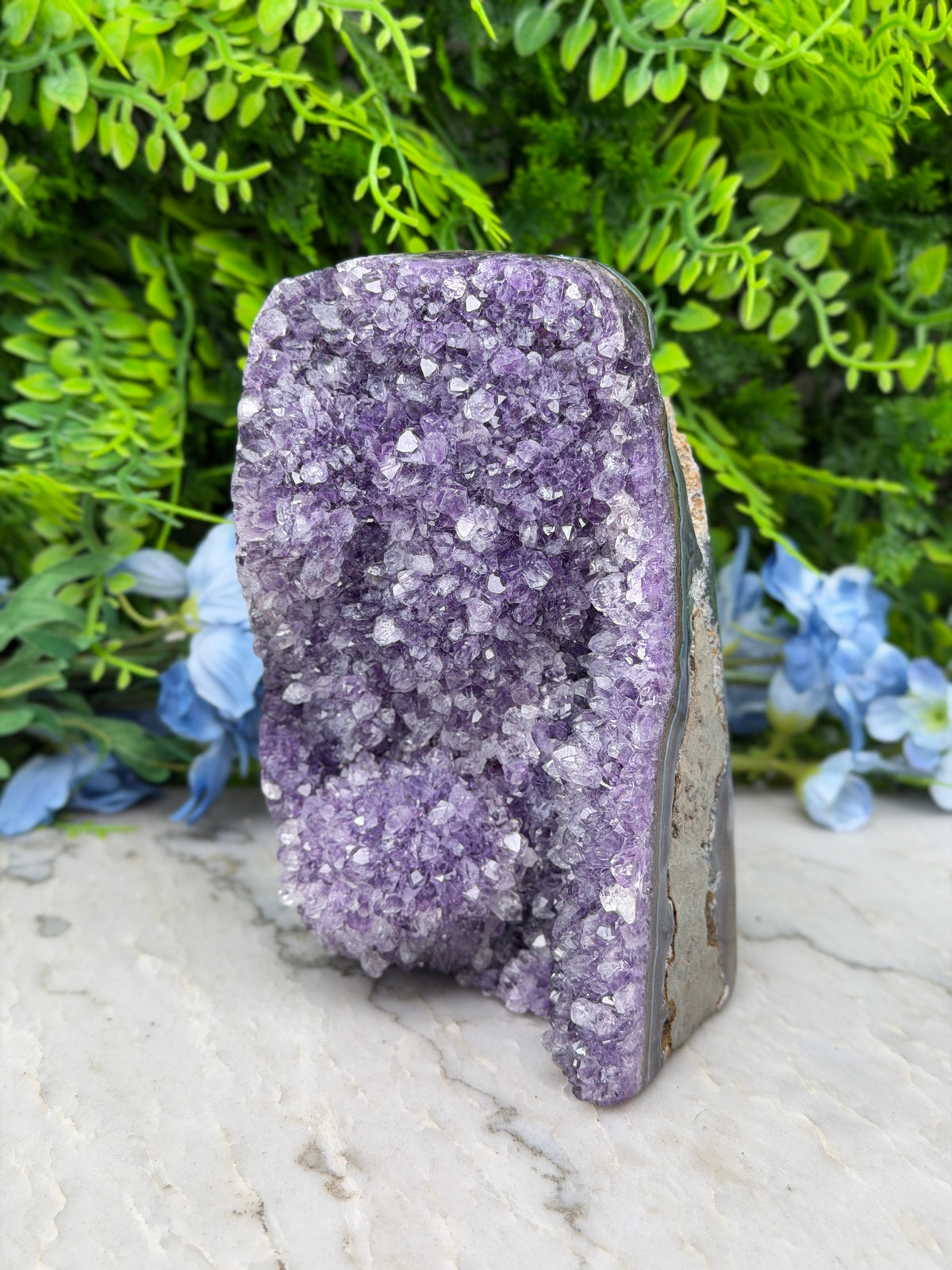 Amethyst (Uruguay) cluster-cut base (1172 gr/15 cm)