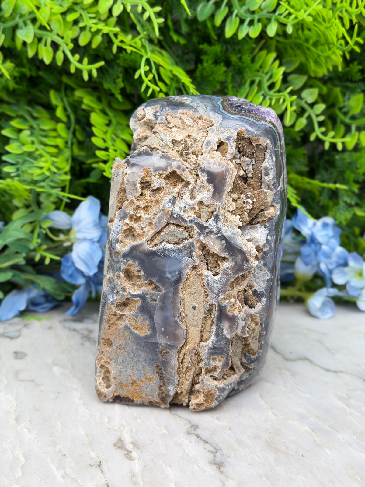 Amethyst (Uruguay) cluster-cut base (1172 gr/15 cm)
