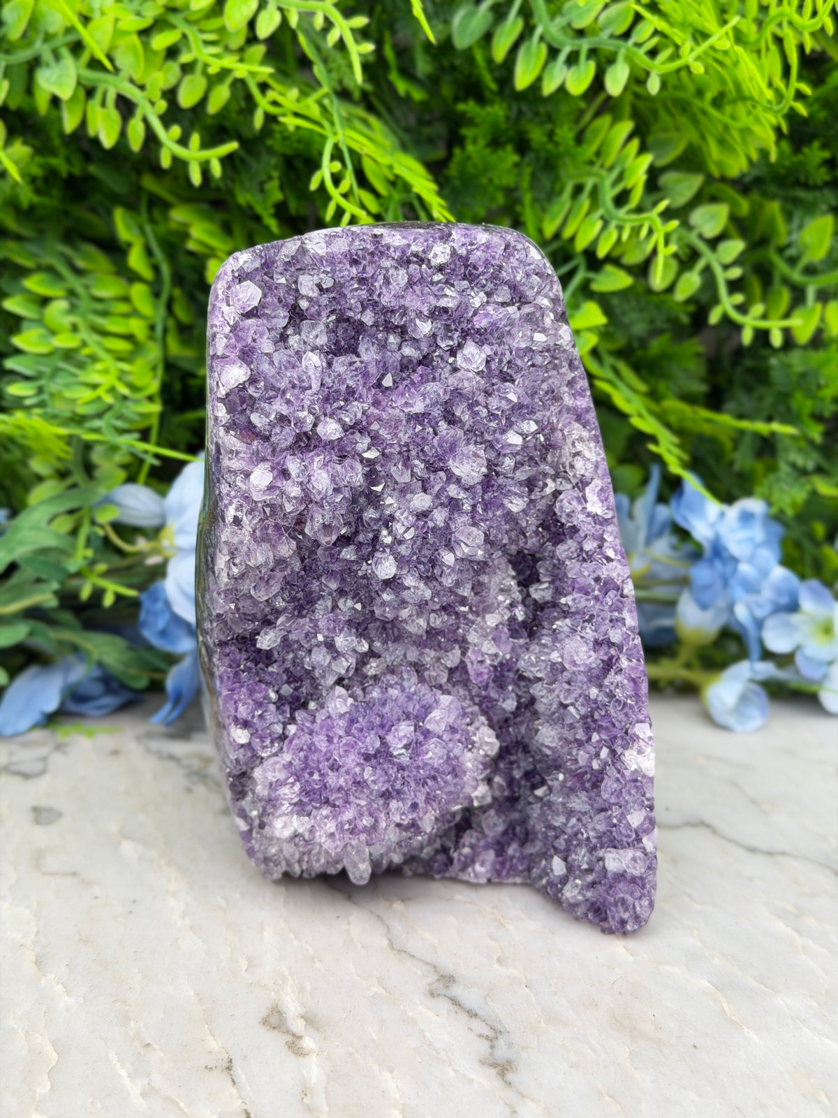 Amethyst (Uruguay) cluster-cut base (1172 gr/15 cm)