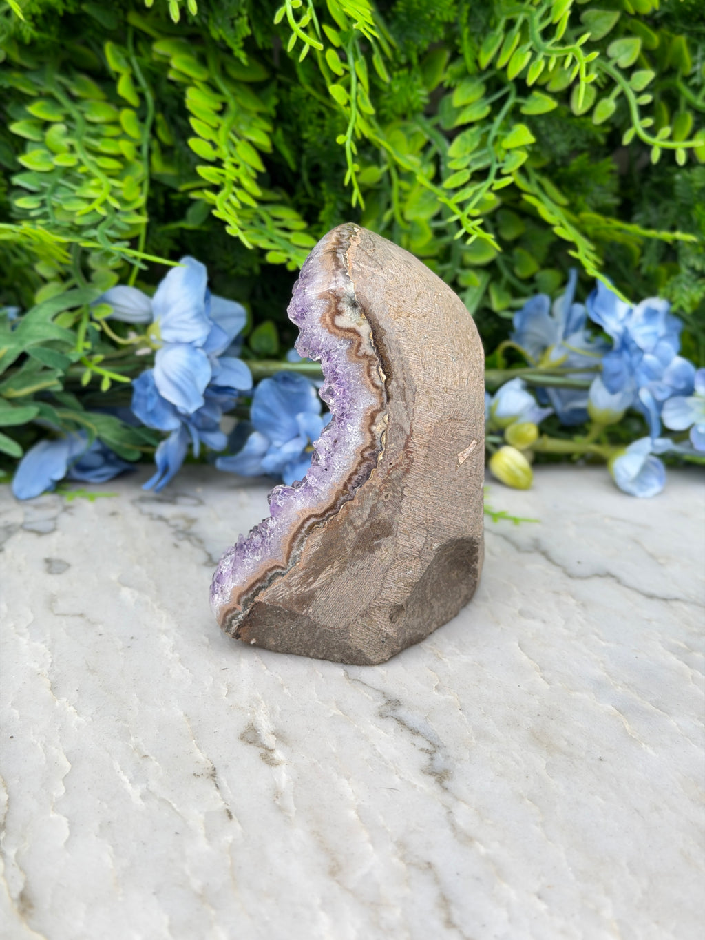 Amethist (Uruguay) cluster cut base (516 gr/10 cm)