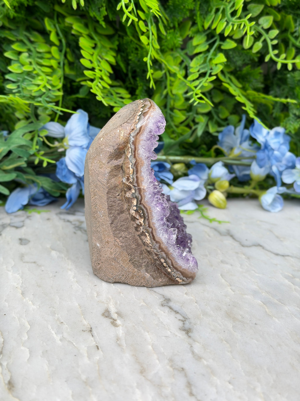 Amethist (Uruguay) cluster cut base (516 gr/10 cm)