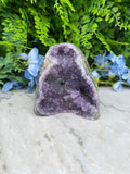 Amethyst (Uruguay) cluster-cut base (508 gr/10 cm)
