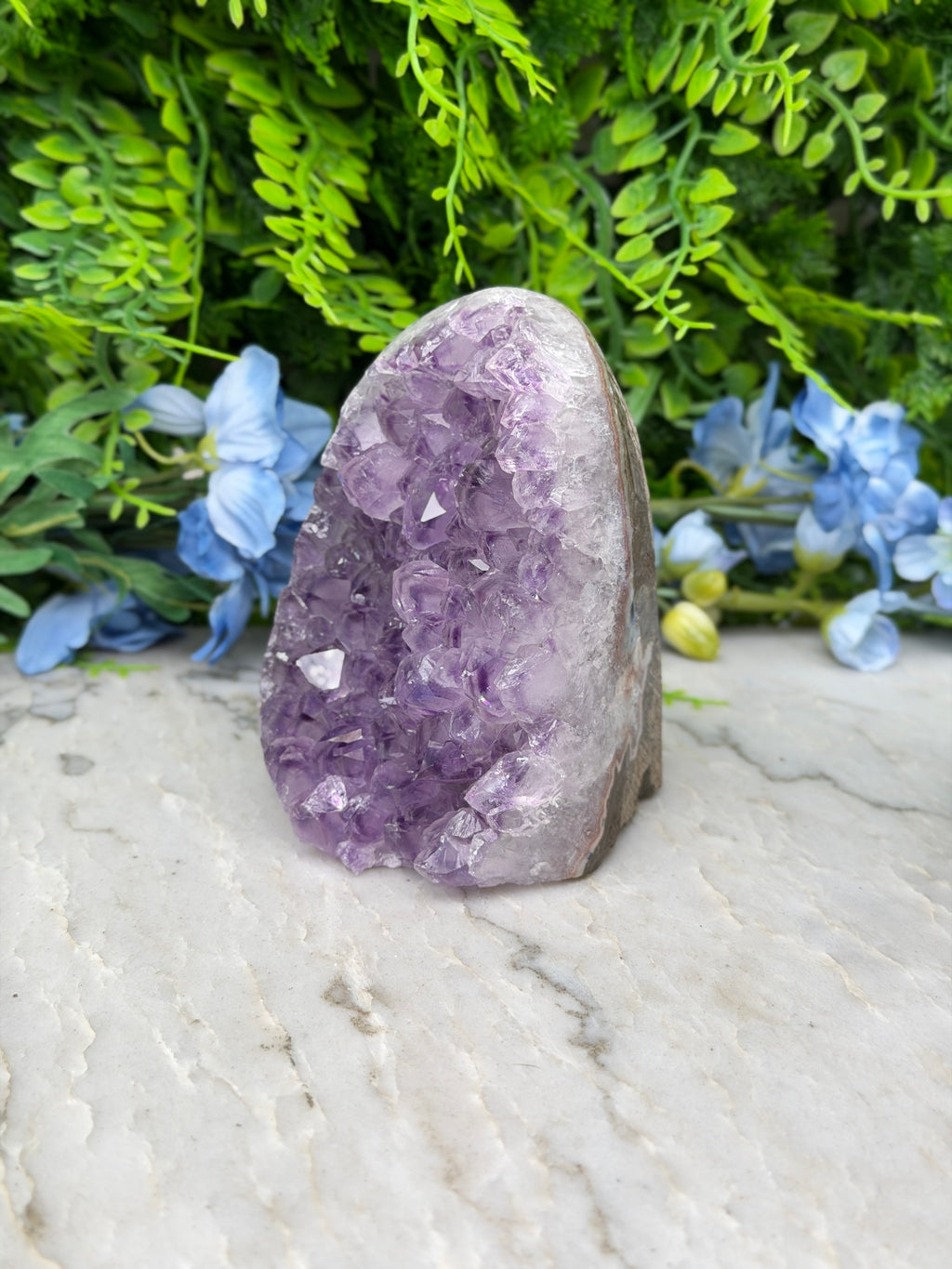 Amethist (Uruguay) cluster cut base (678 gr/10 cm)