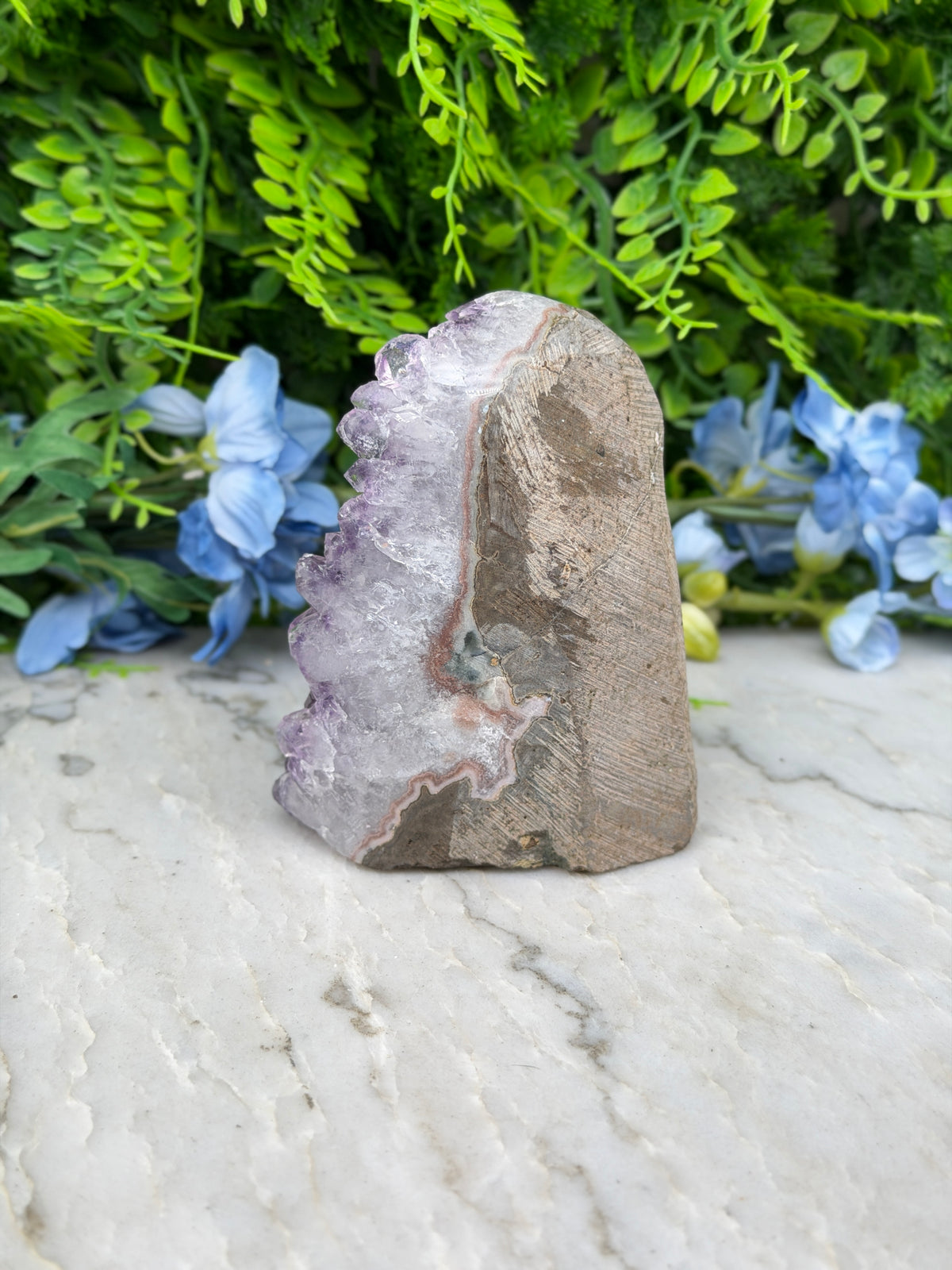 Amethist (Uruguay) cluster cut base (678 gr/10 cm)
