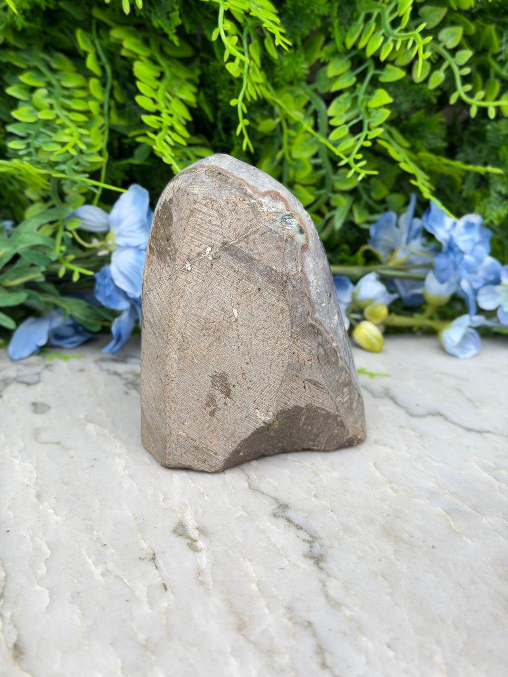 Amethist (Uruguay) cluster cut base (678 gr/10 cm)