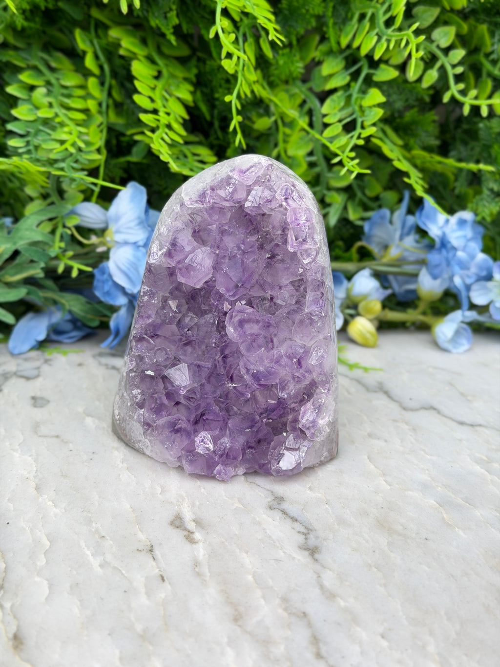 Amethist (Uruguay) cluster cut base (678 gr/10 cm)