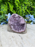 Amethist (Uruguay) cluster speciale formatie cut base (784 gr/10 cm)