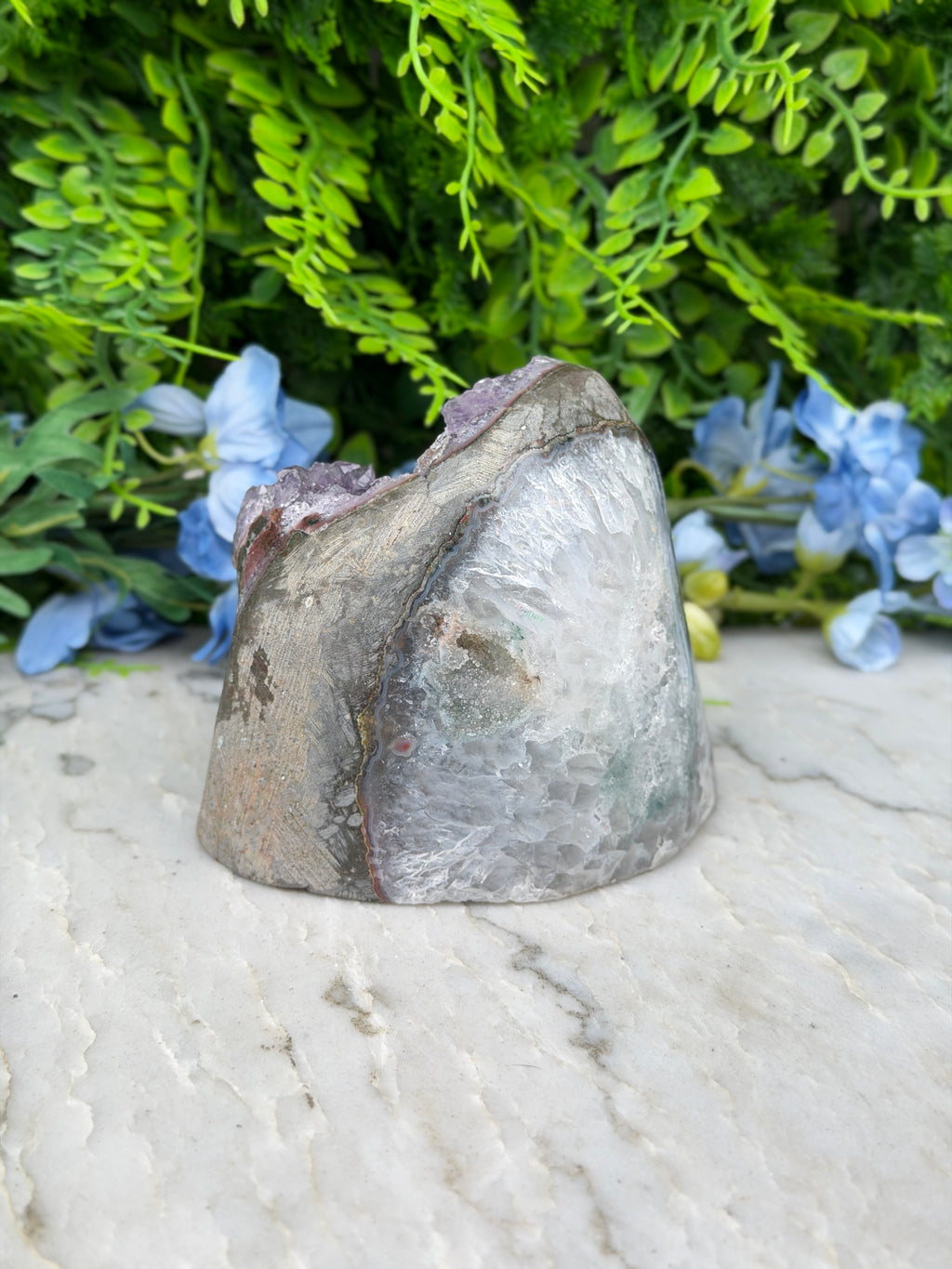 Amethist (Uruguay) cluster speciale formatie cut base (784 gr/10 cm)