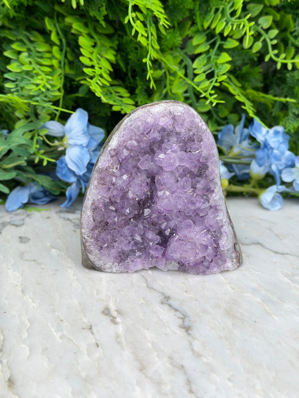 Amethyst (Uruguay) cluster-cut base (742 gr/10 cm)