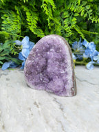 Amethyst (Uruguay) cluster-cut base (742 gr/10 cm)