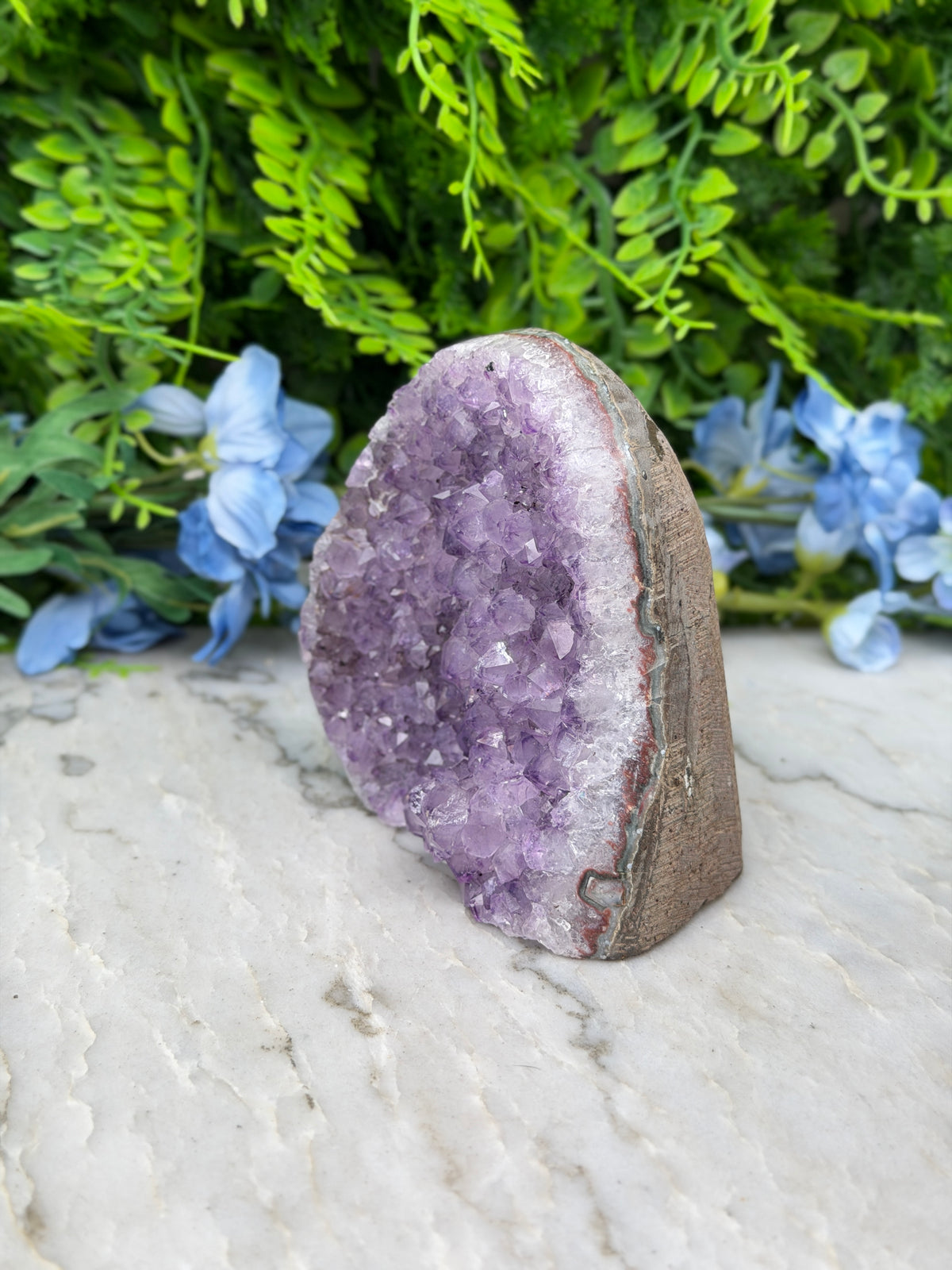 Amethyst (Uruguay) cluster-cut base (742 gr/10 cm)