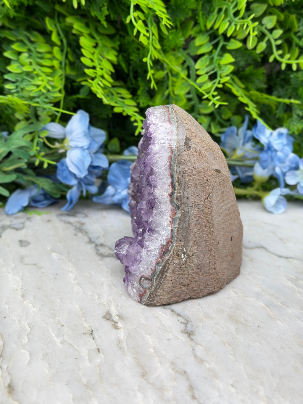 Amethyst (Uruguay) cluster-cut base (742 gr/10 cm)