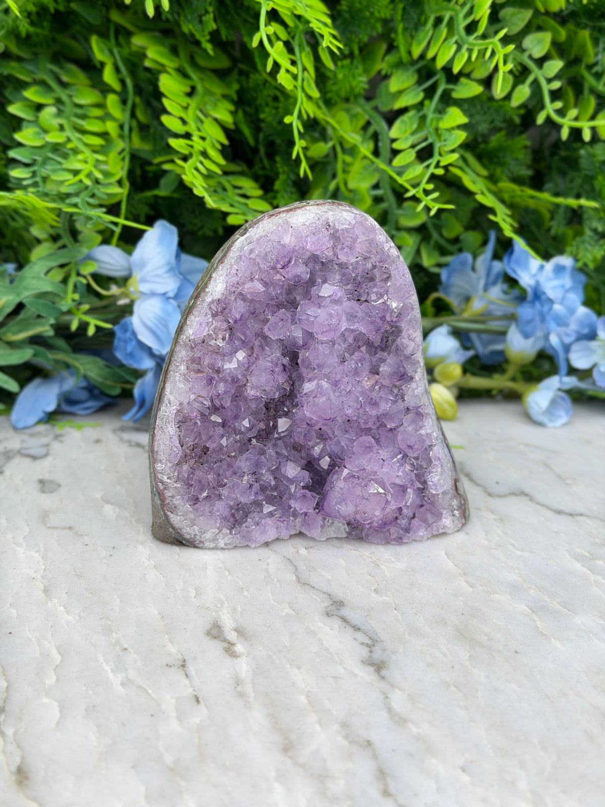 Amethyst (Uruguay) cluster-cut base (742 gr/10 cm)