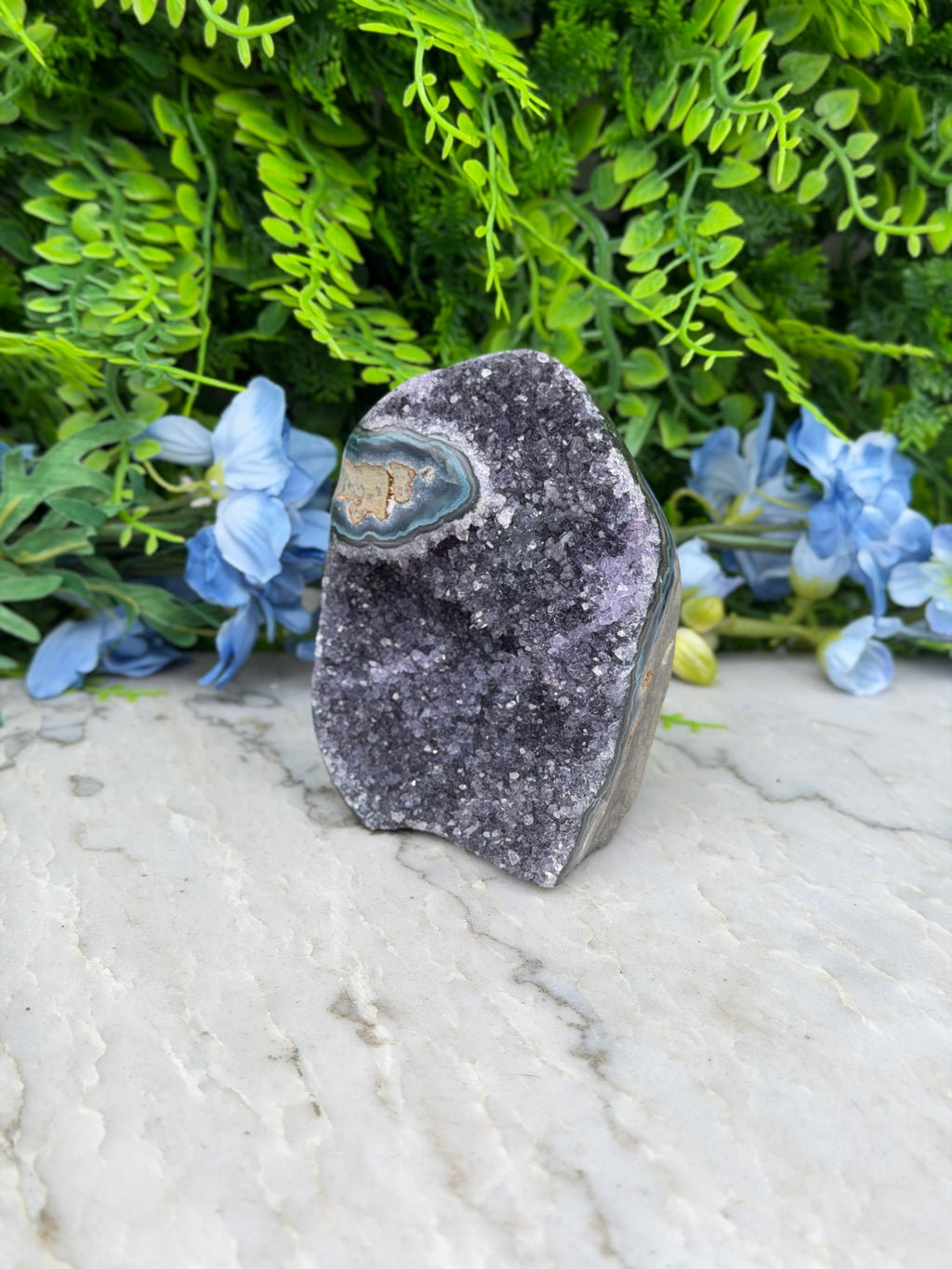 Amethist (Uruguay) cluster cut base (496 gr/10 cm)