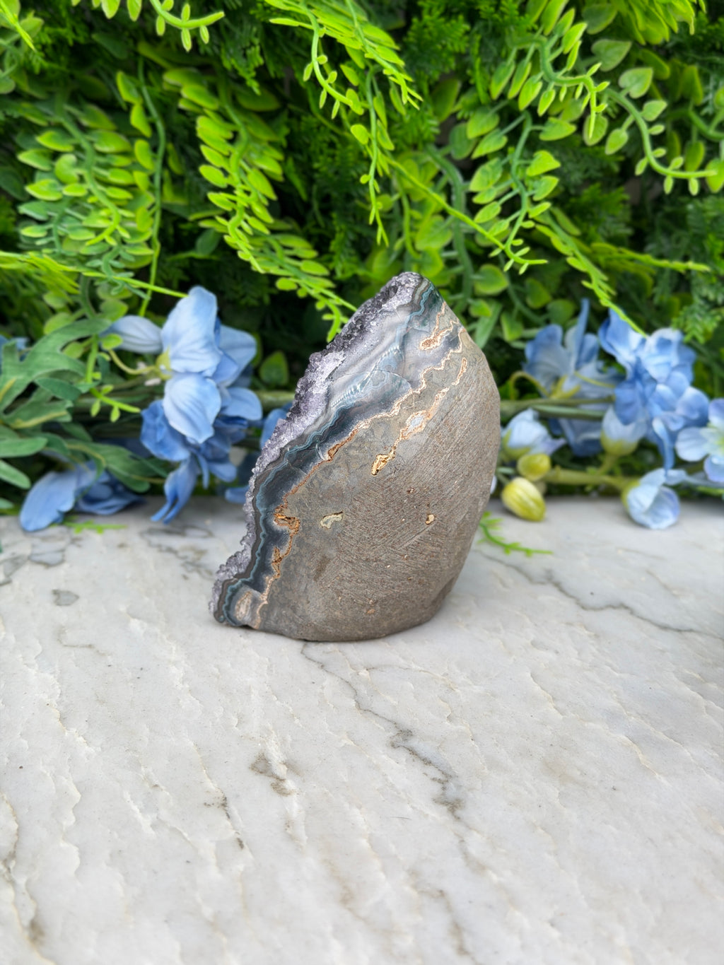 Amethist (Uruguay) cluster cut base (496 gr/10 cm)