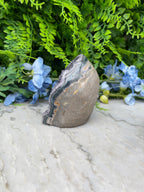 Amethist (Uruguay) cluster cut base (496 gr/10 cm)