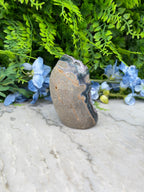 Amethist (Uruguay) cluster cut base (496 gr/10 cm)